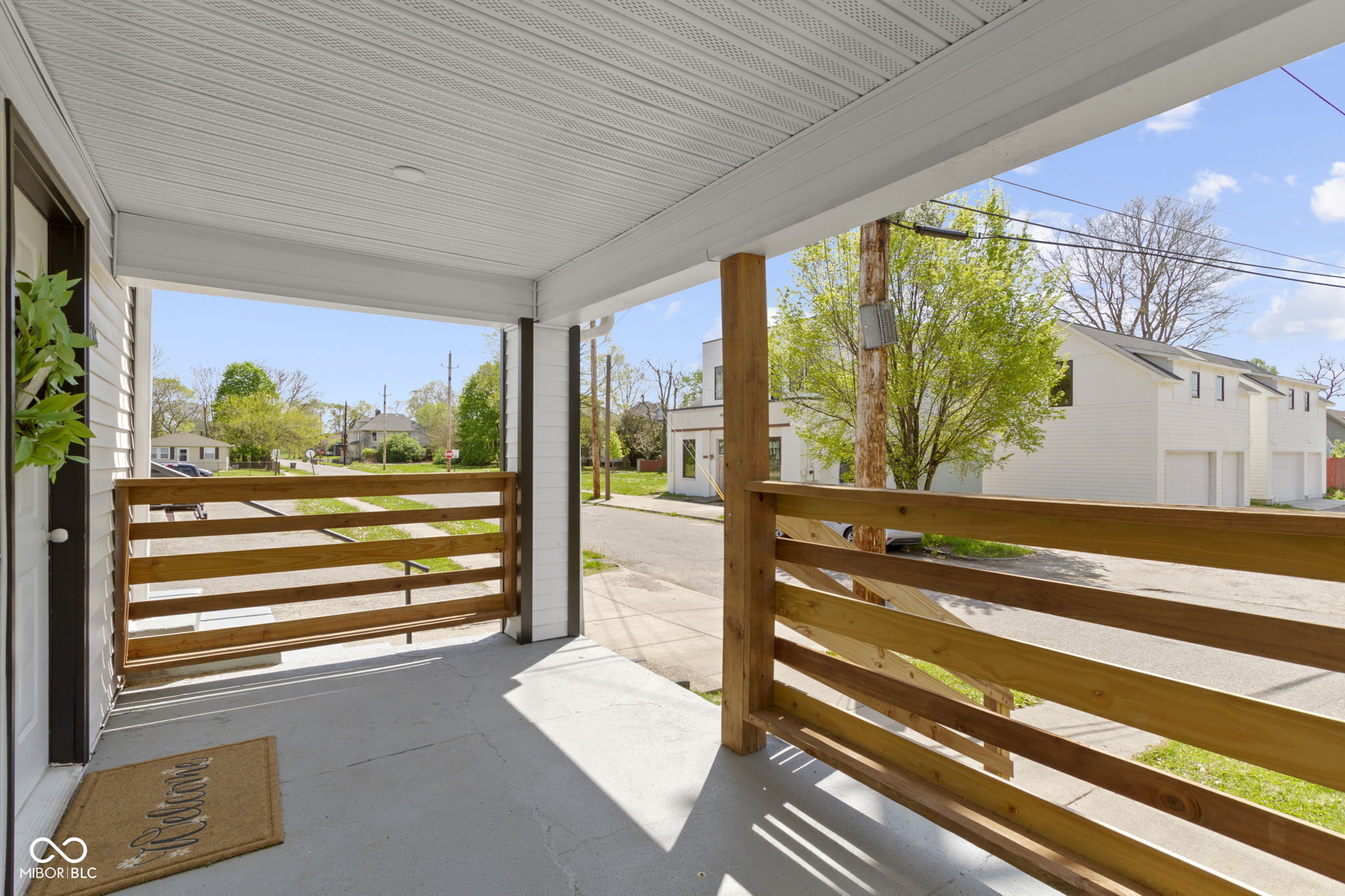 718 E 27th Street