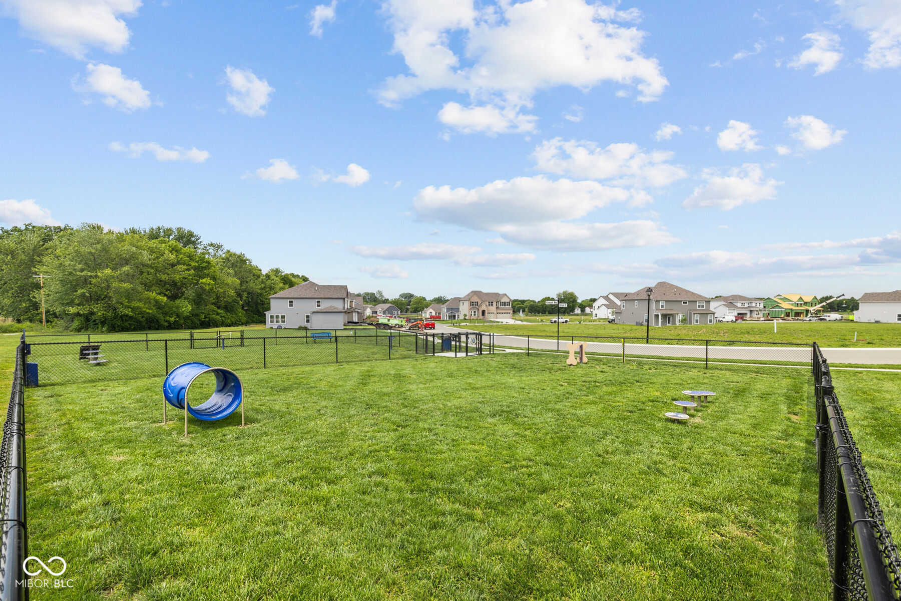 1100 Sweetland Lane