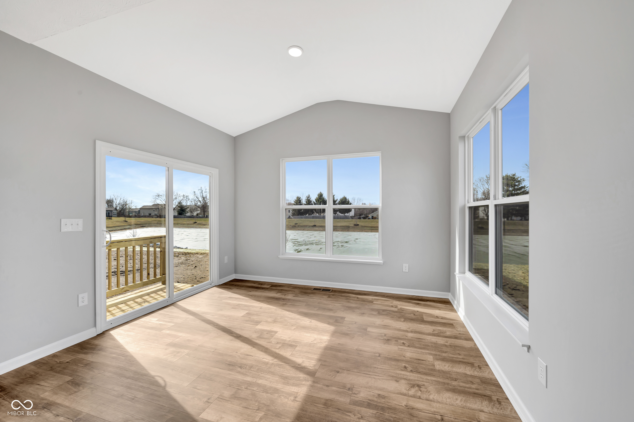 1100 Sweetland Lane