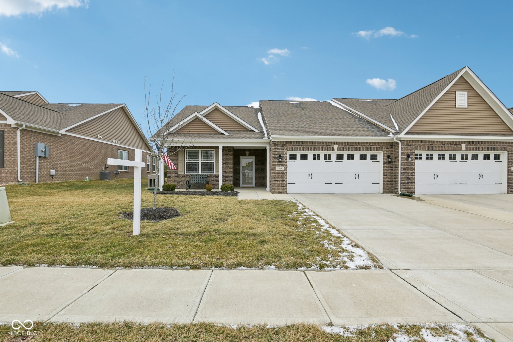 186 McRae Way