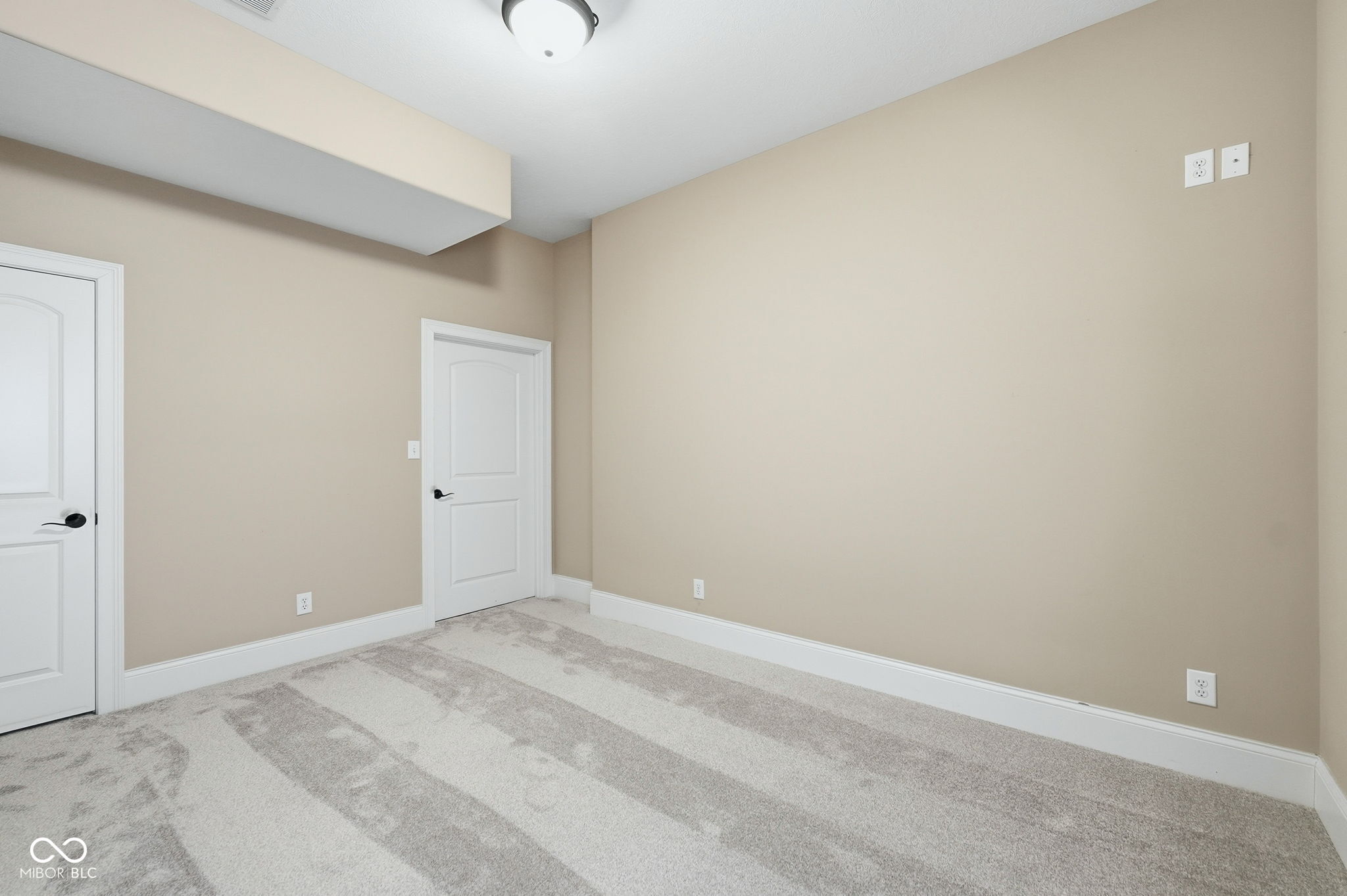 1646 E 600 N