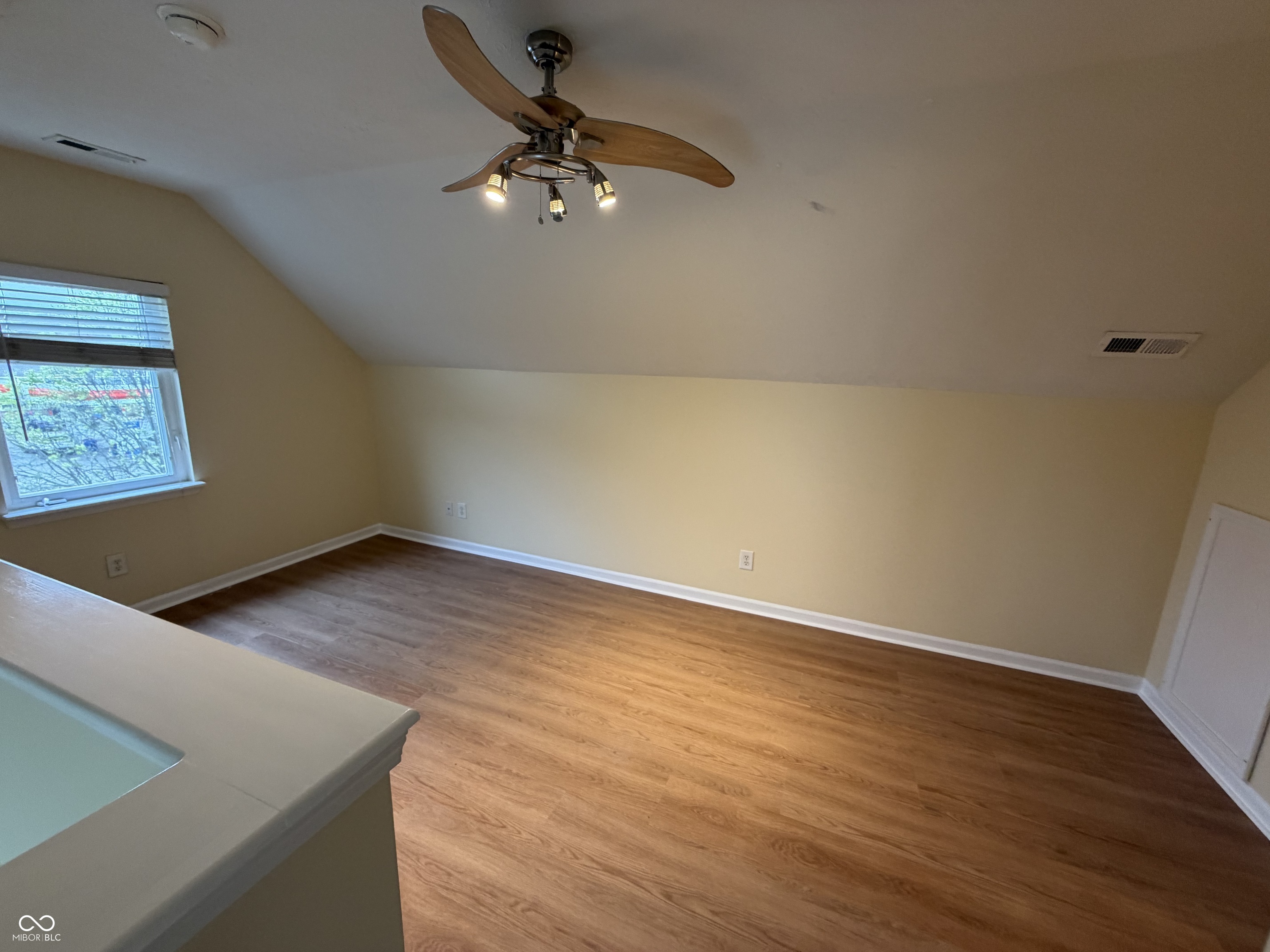 2516 N College Avenue