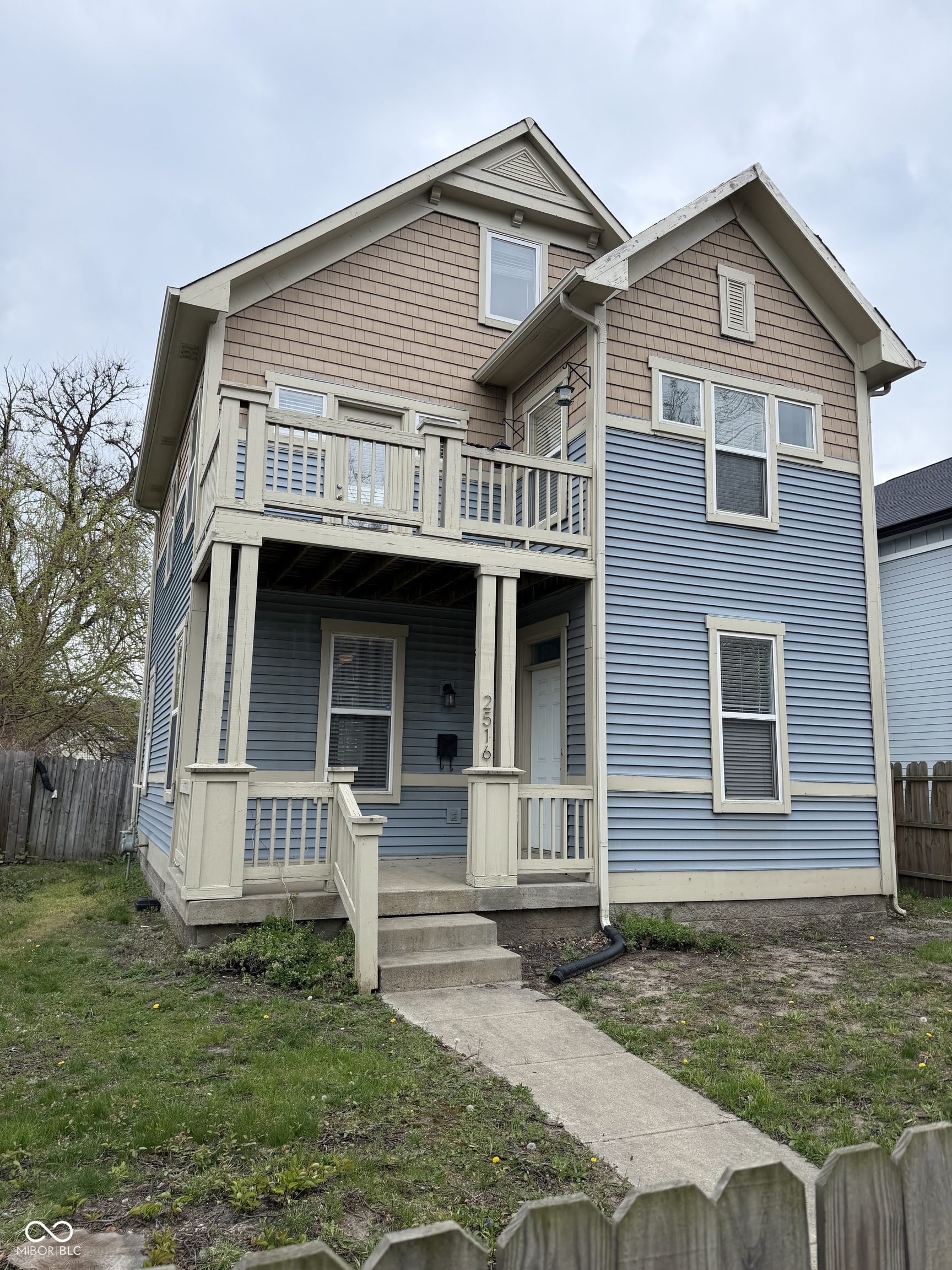 2516 N College Avenue