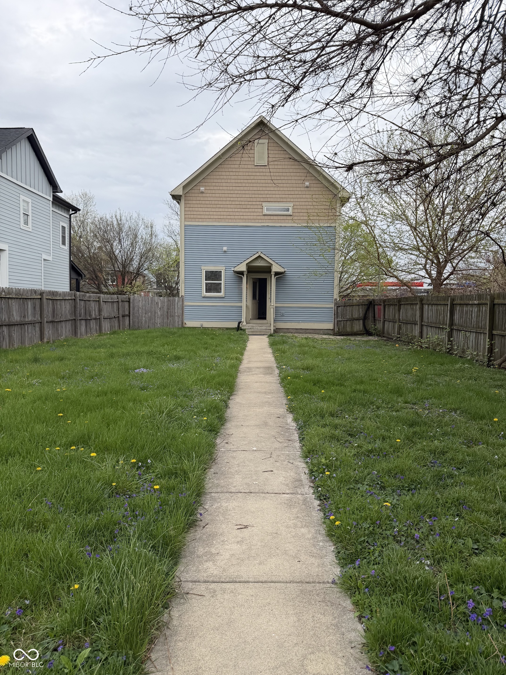 2516 N College Avenue