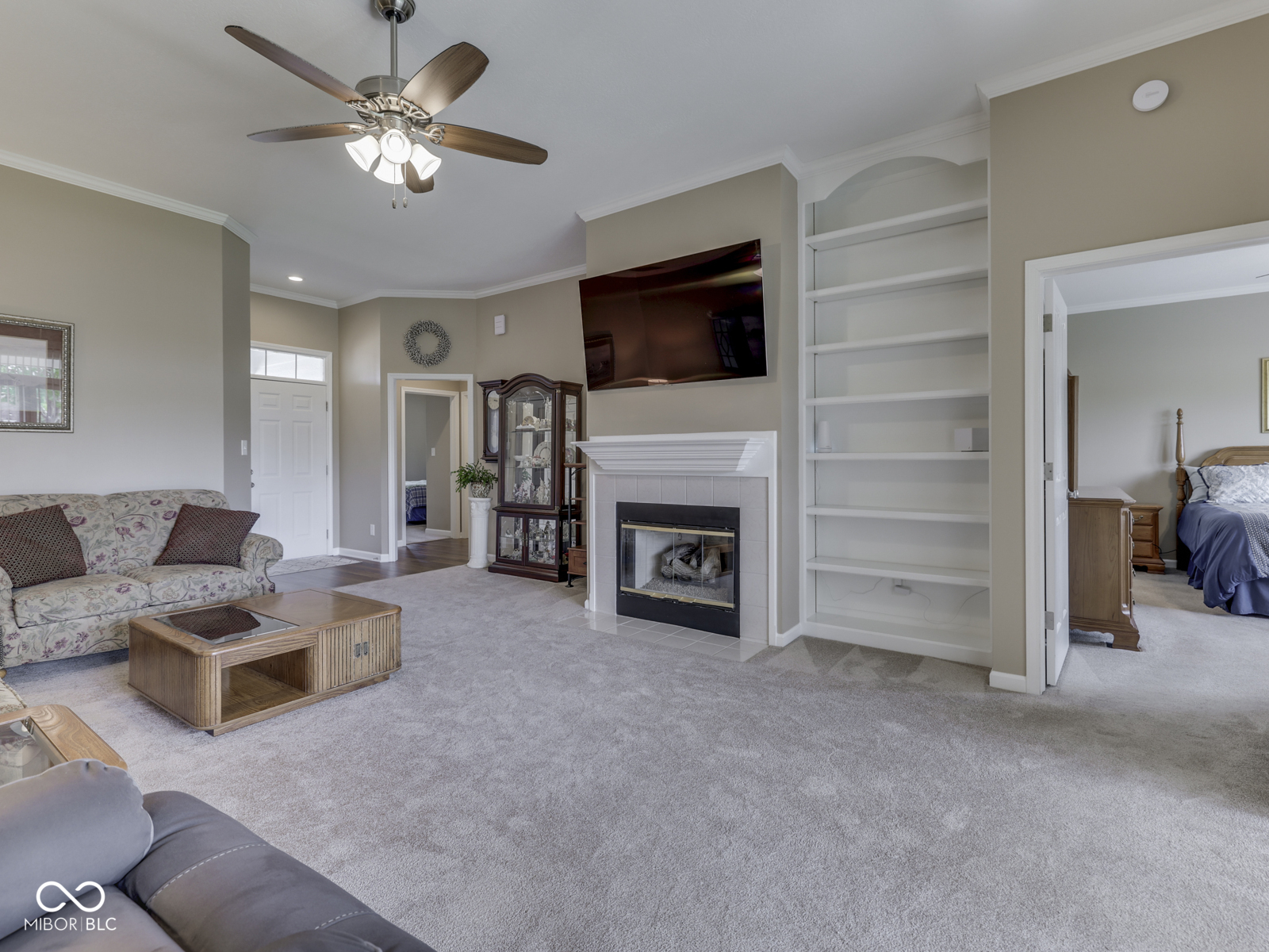 664 Vandyke Way