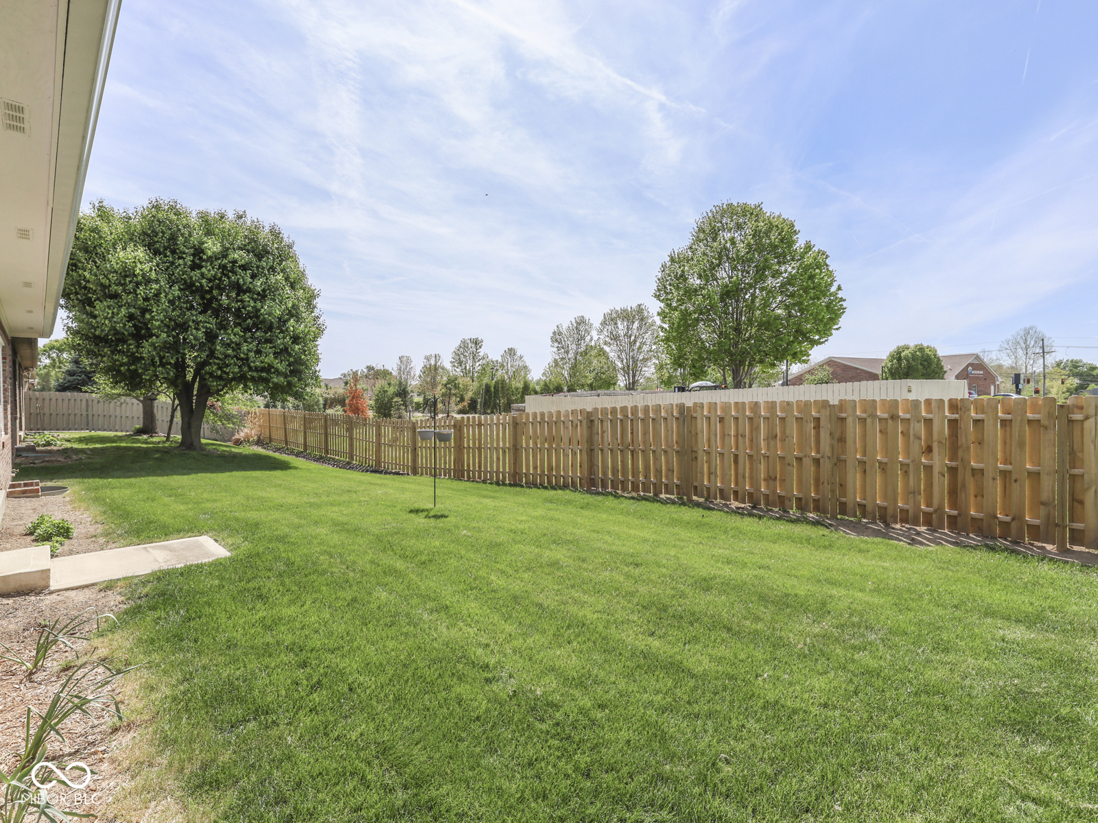 664 Vandyke Way