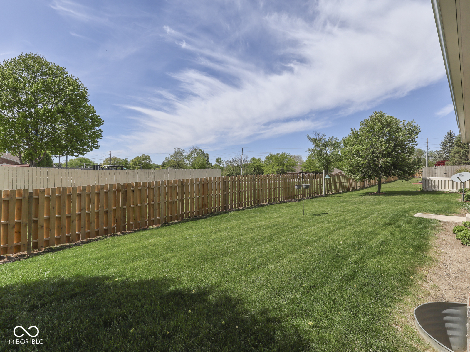 664 Vandyke Way