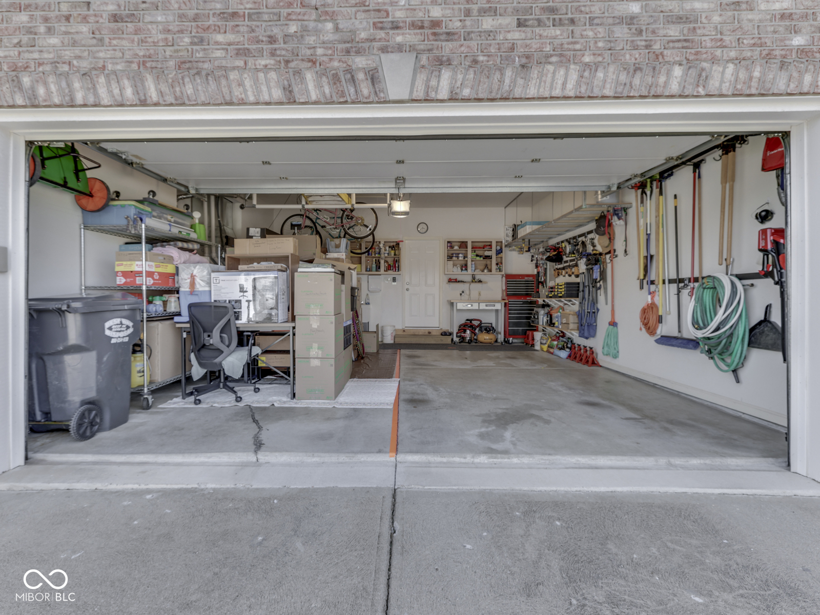 664 Vandyke Way