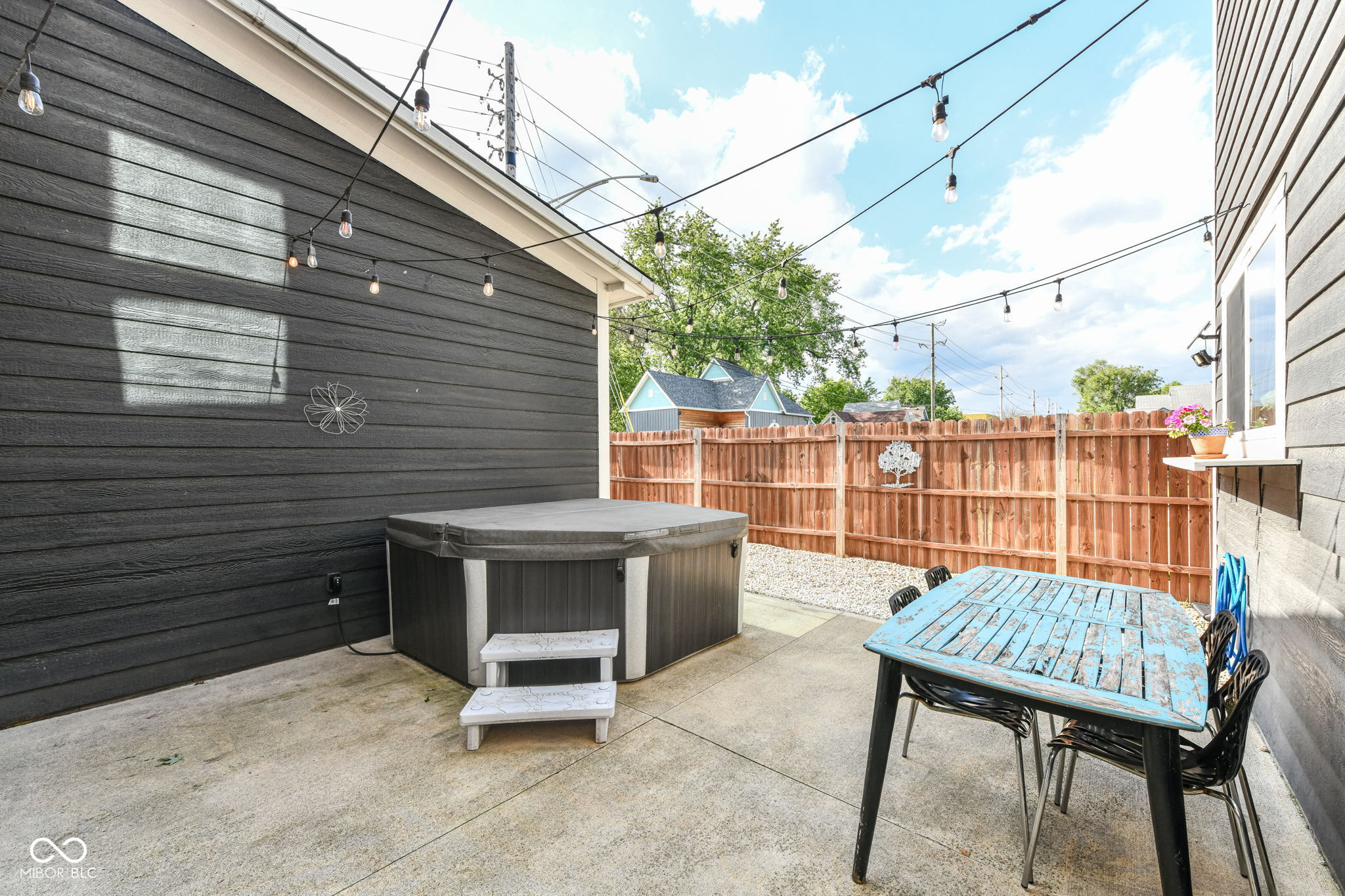 274 N Reisner Street
