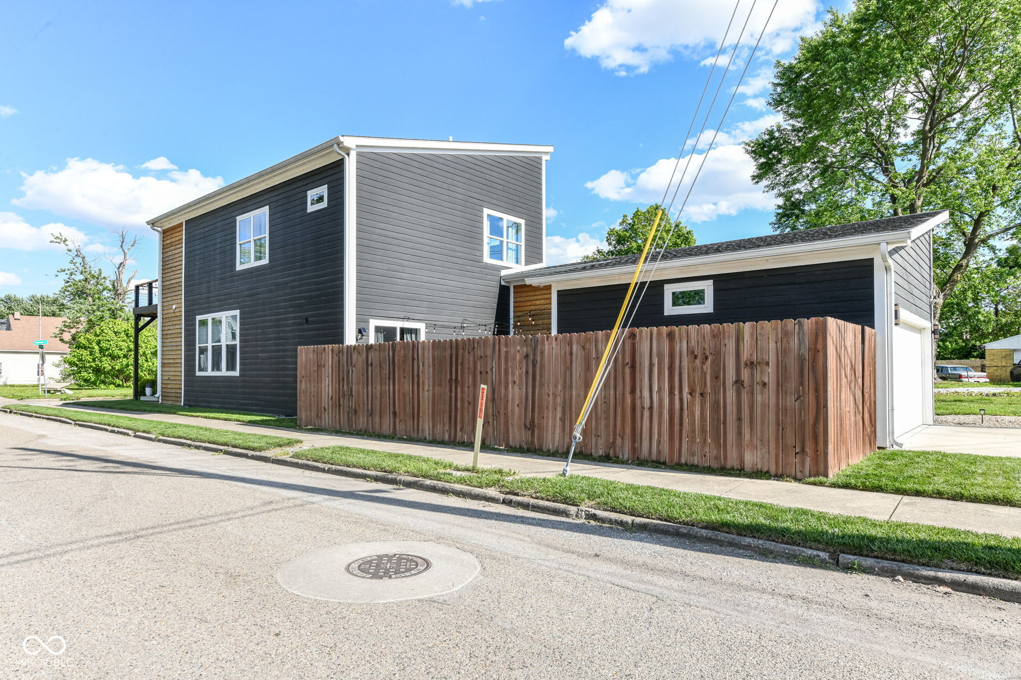 274 N Reisner Street