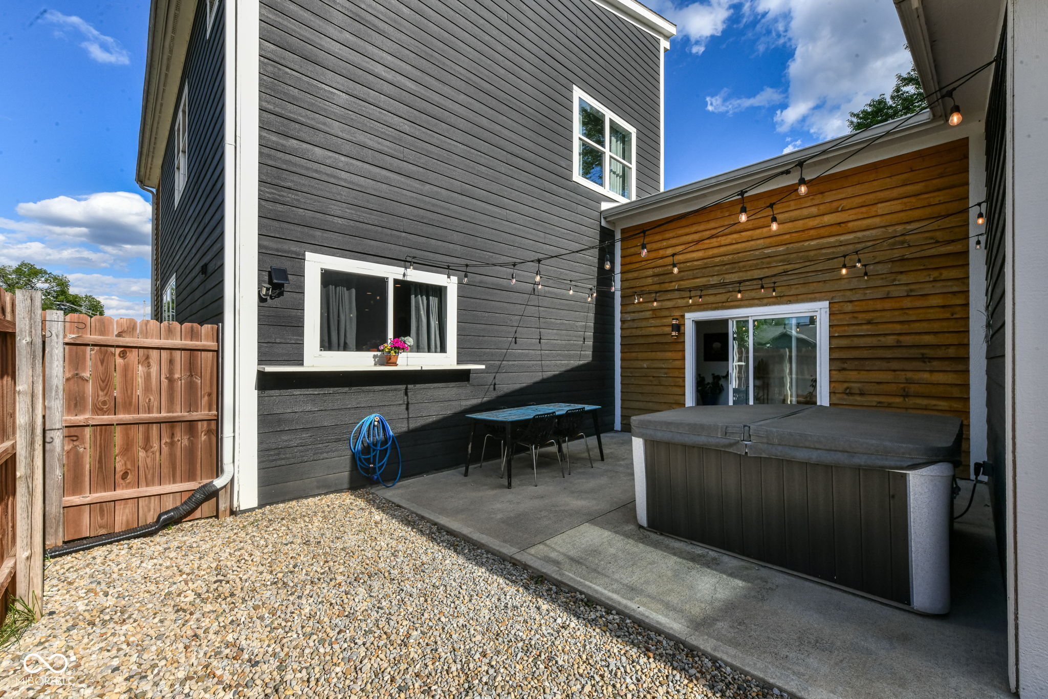 274 N Reisner Street