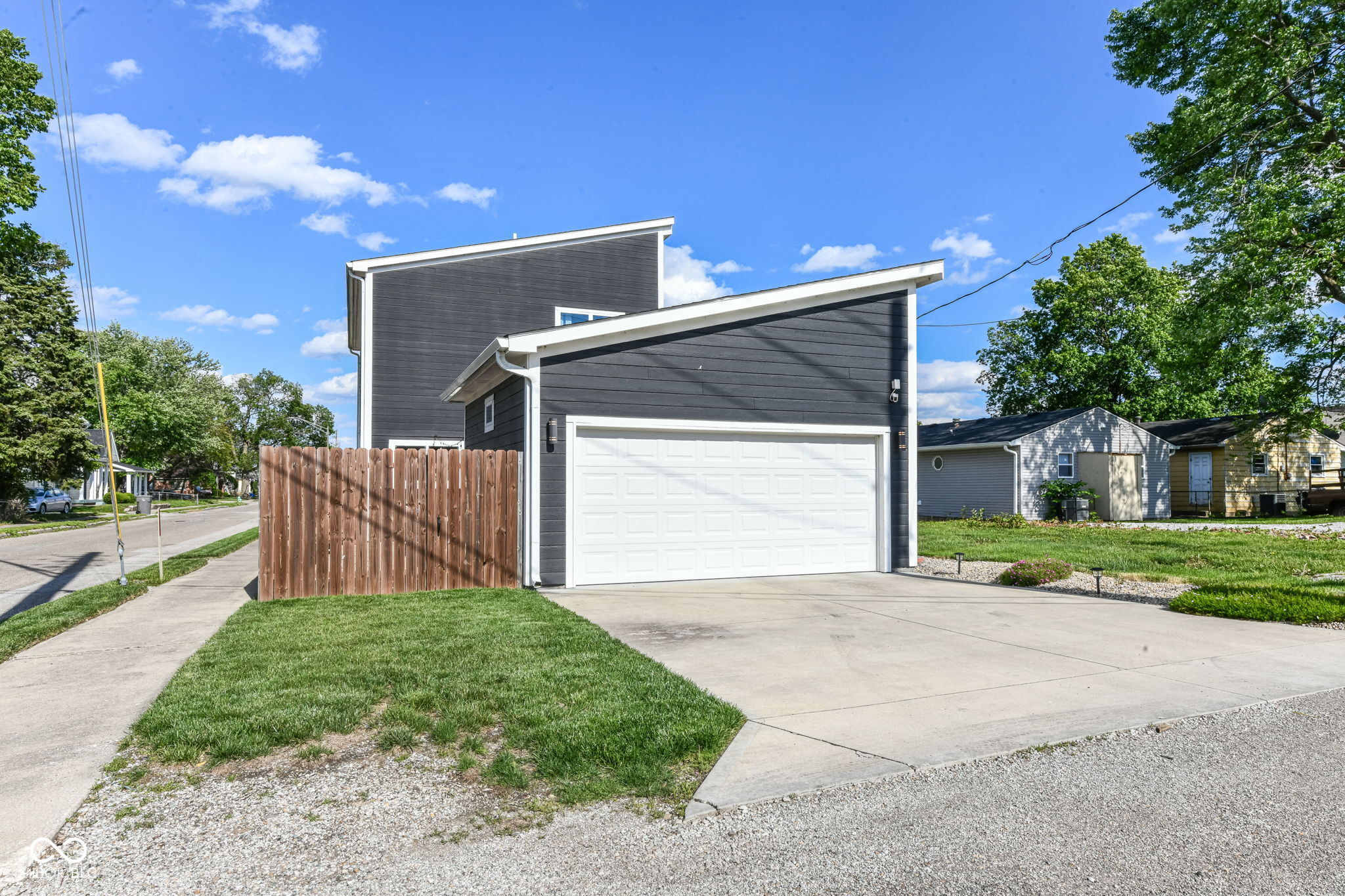 274 N Reisner Street