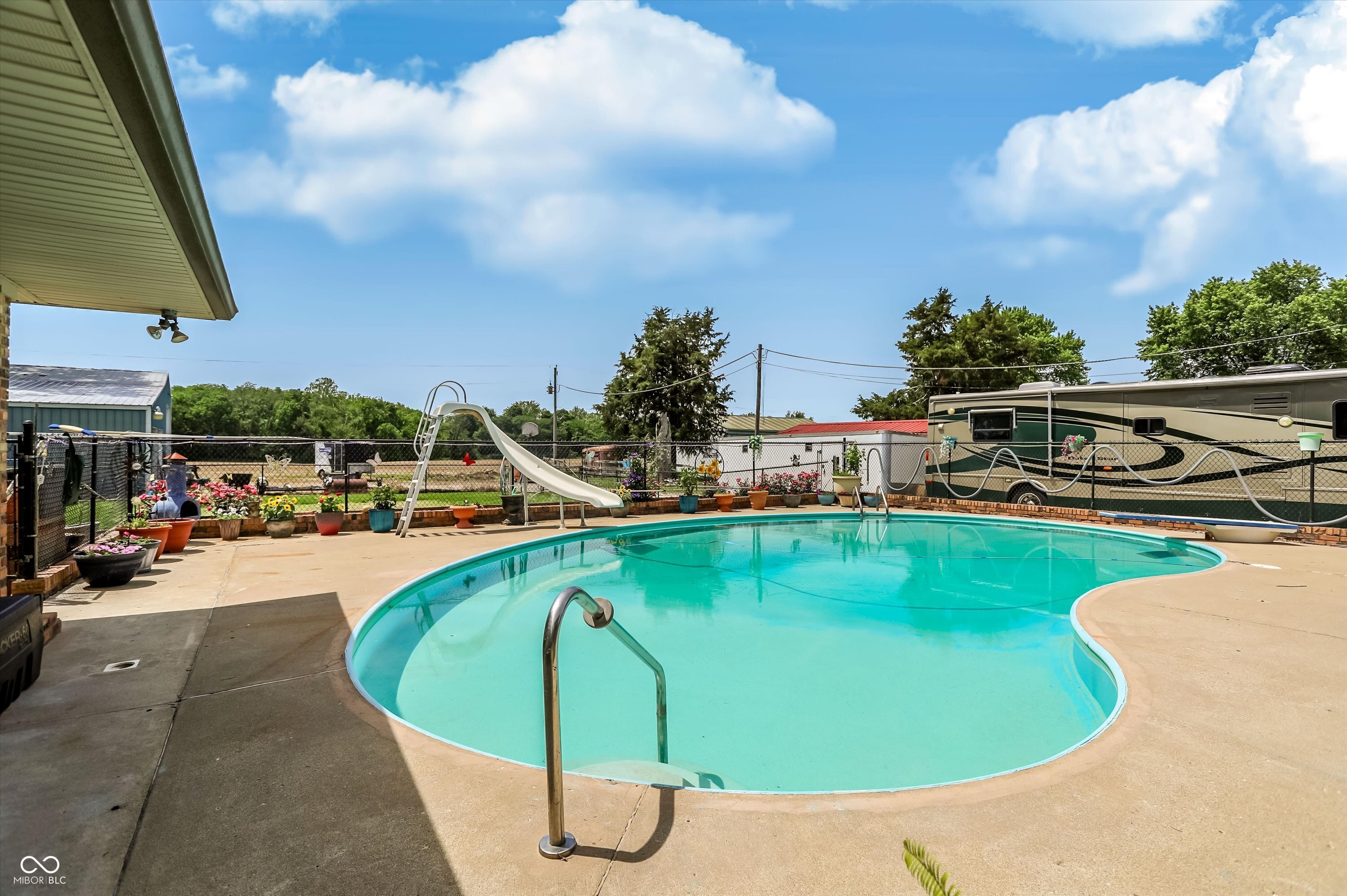 8044 S County Road 0