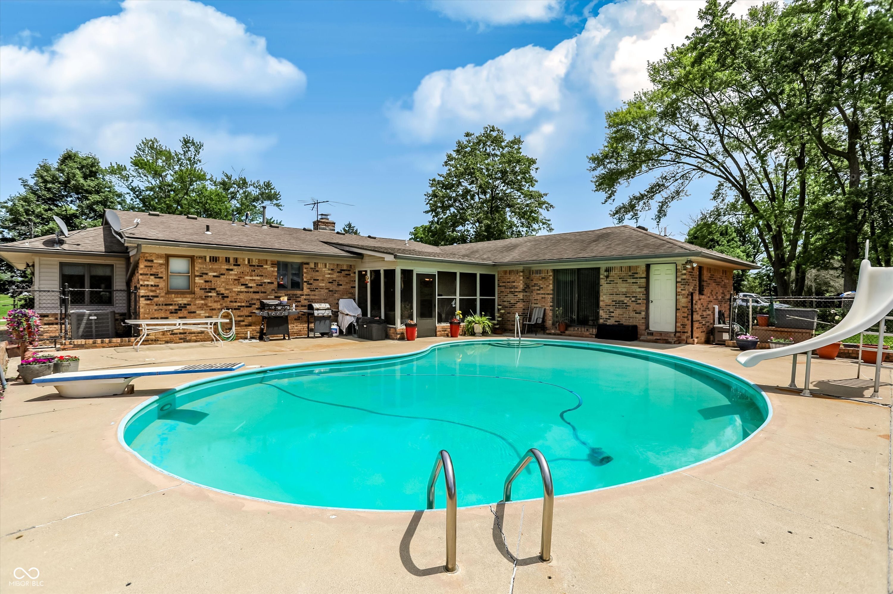8044 S County Road 0