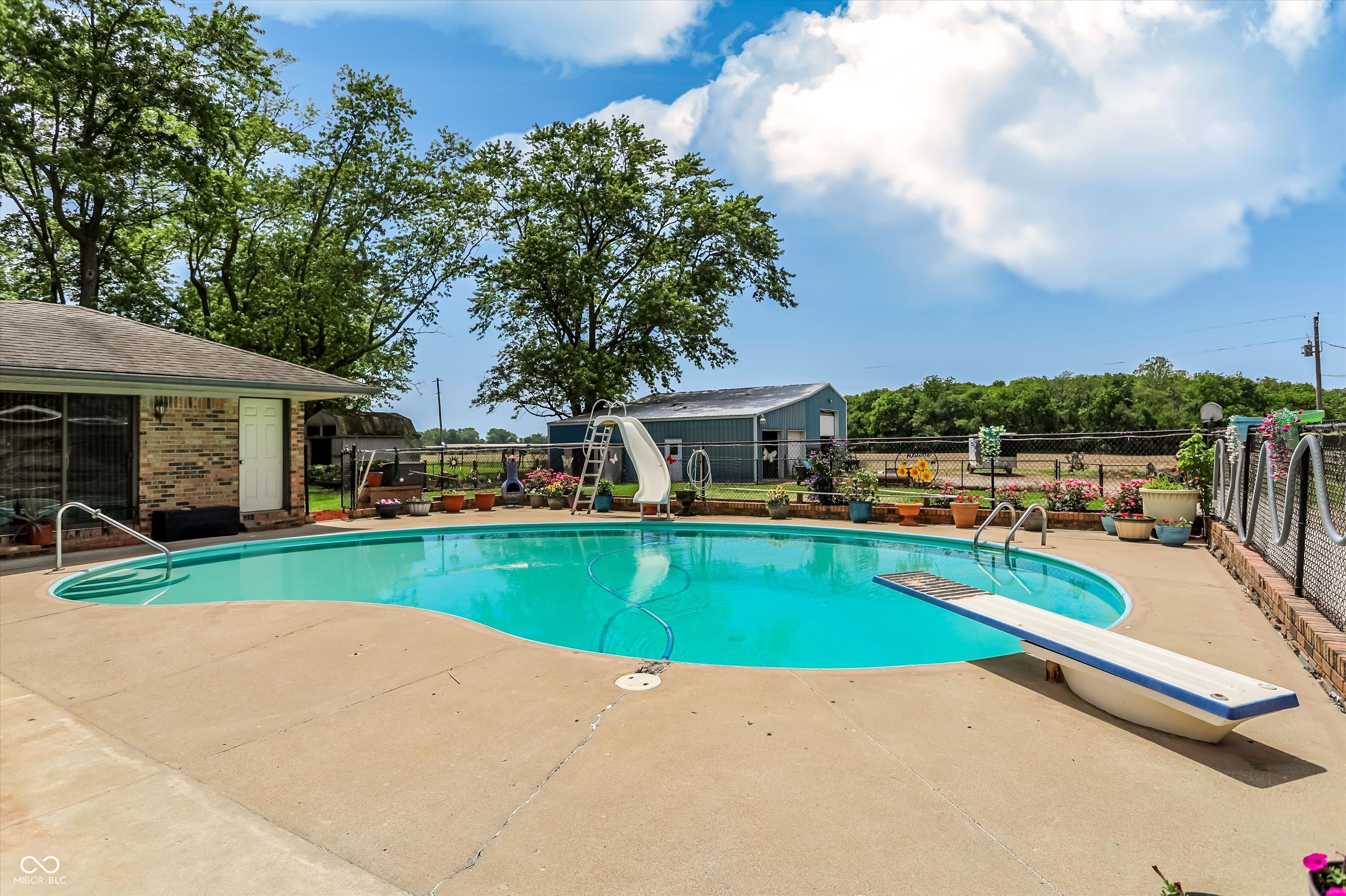 8044 S County Road 0