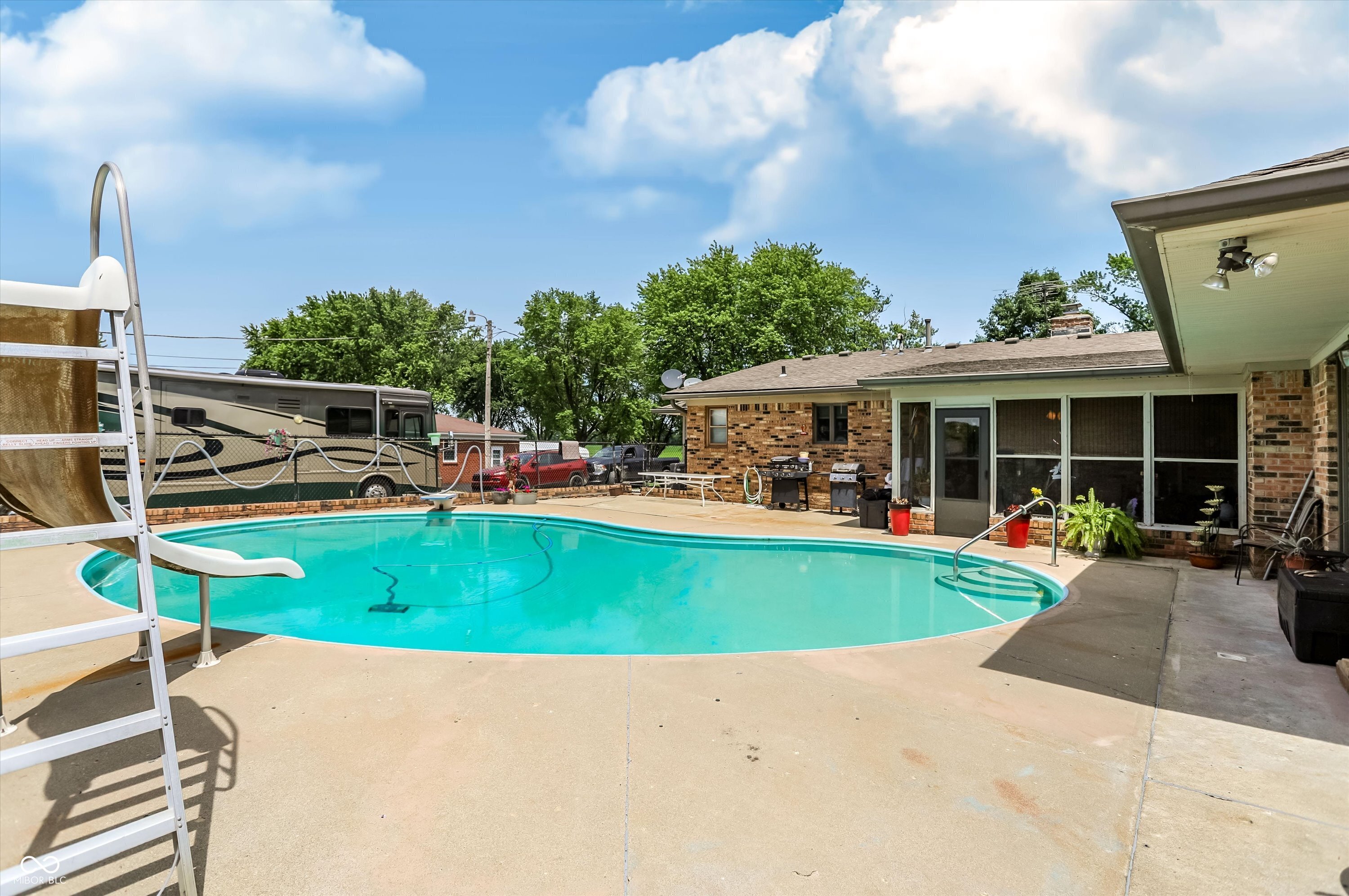8044 S County Road 0