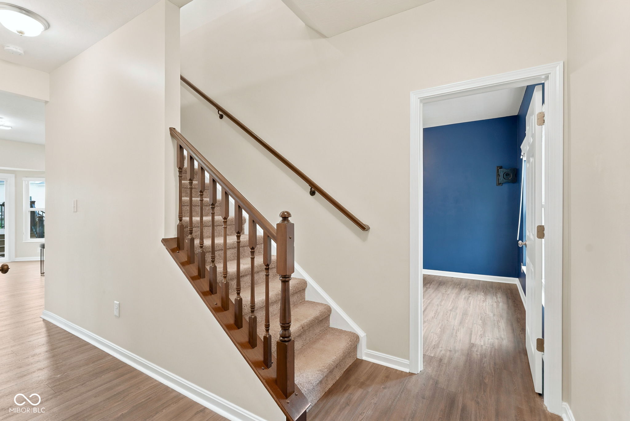 9802 Violet Circle