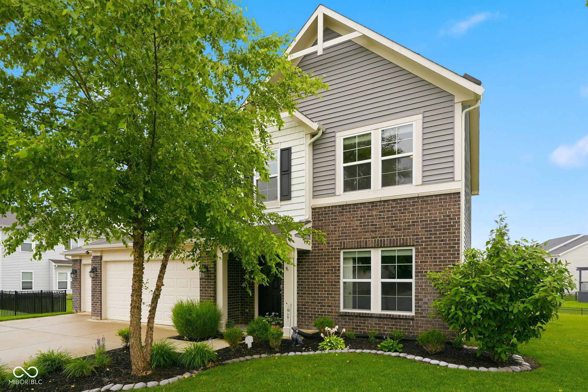 9802 Violet Circle