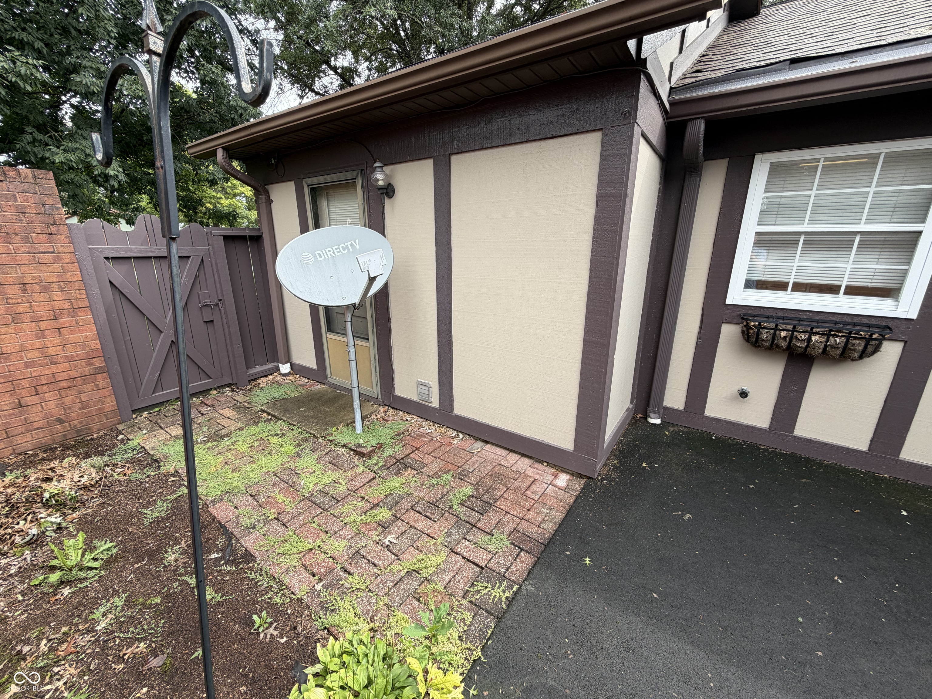 547 Francis Avenue Court