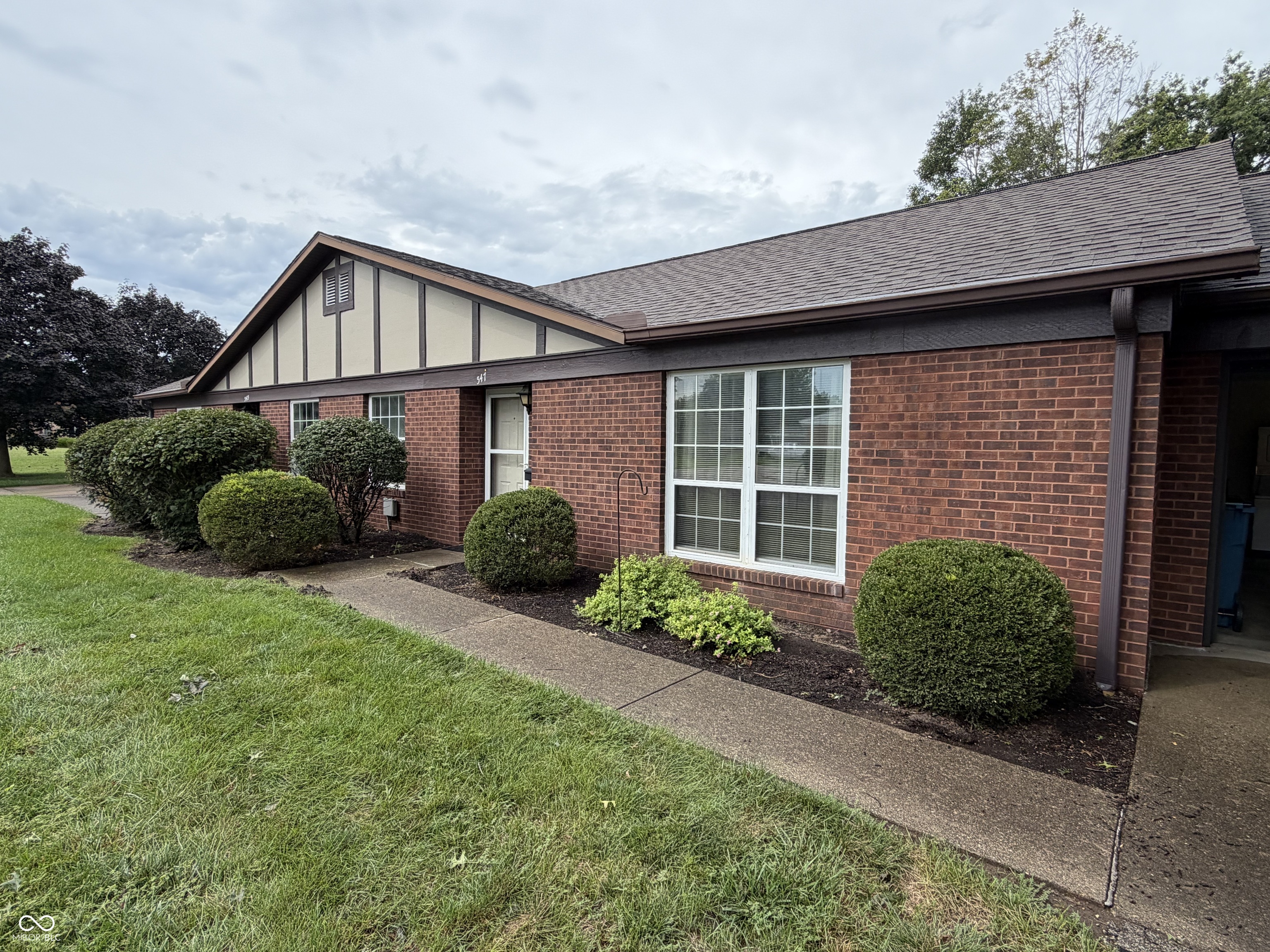 547 Francis Avenue Court