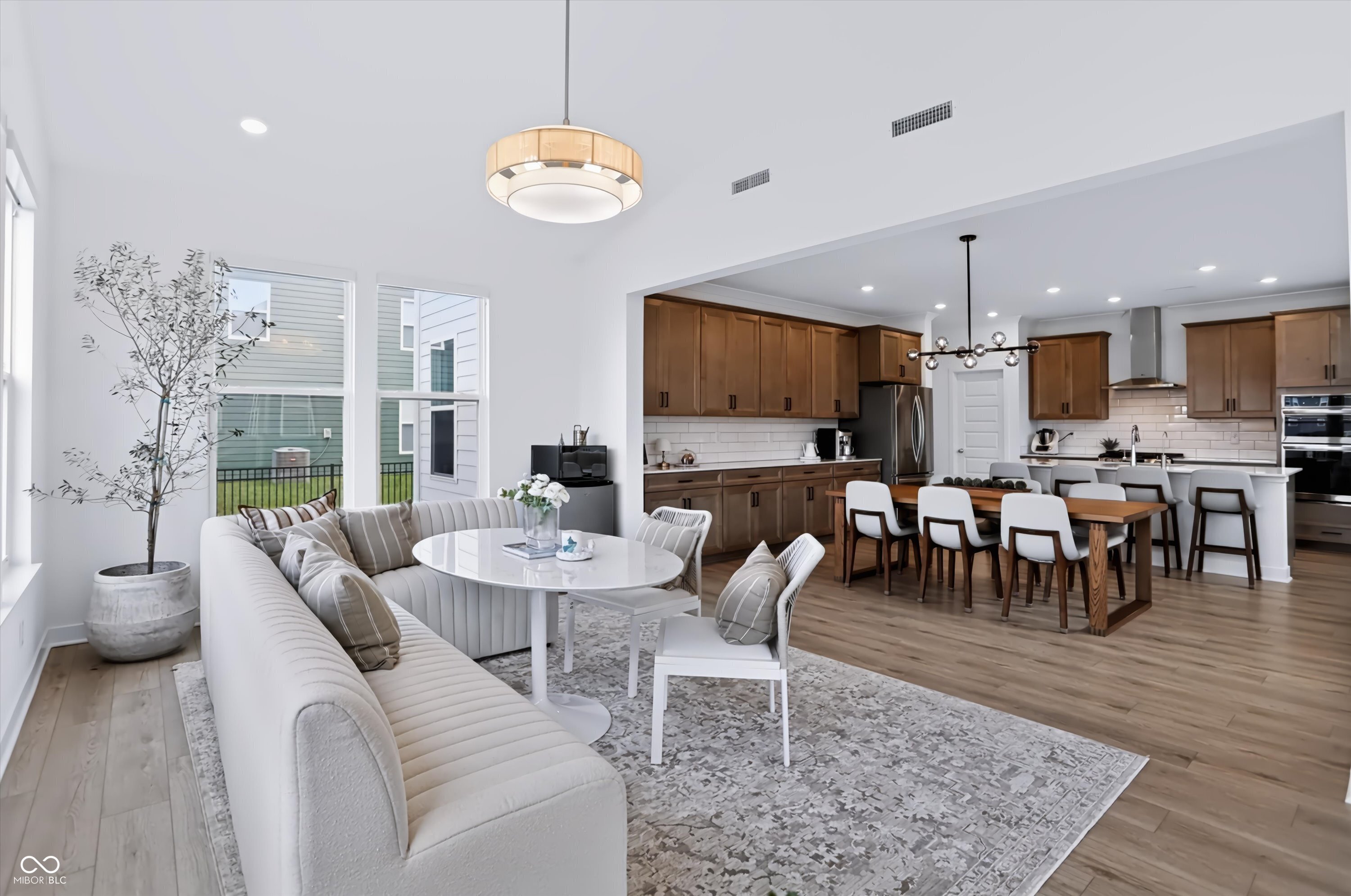 1228 Thornwood Drive
