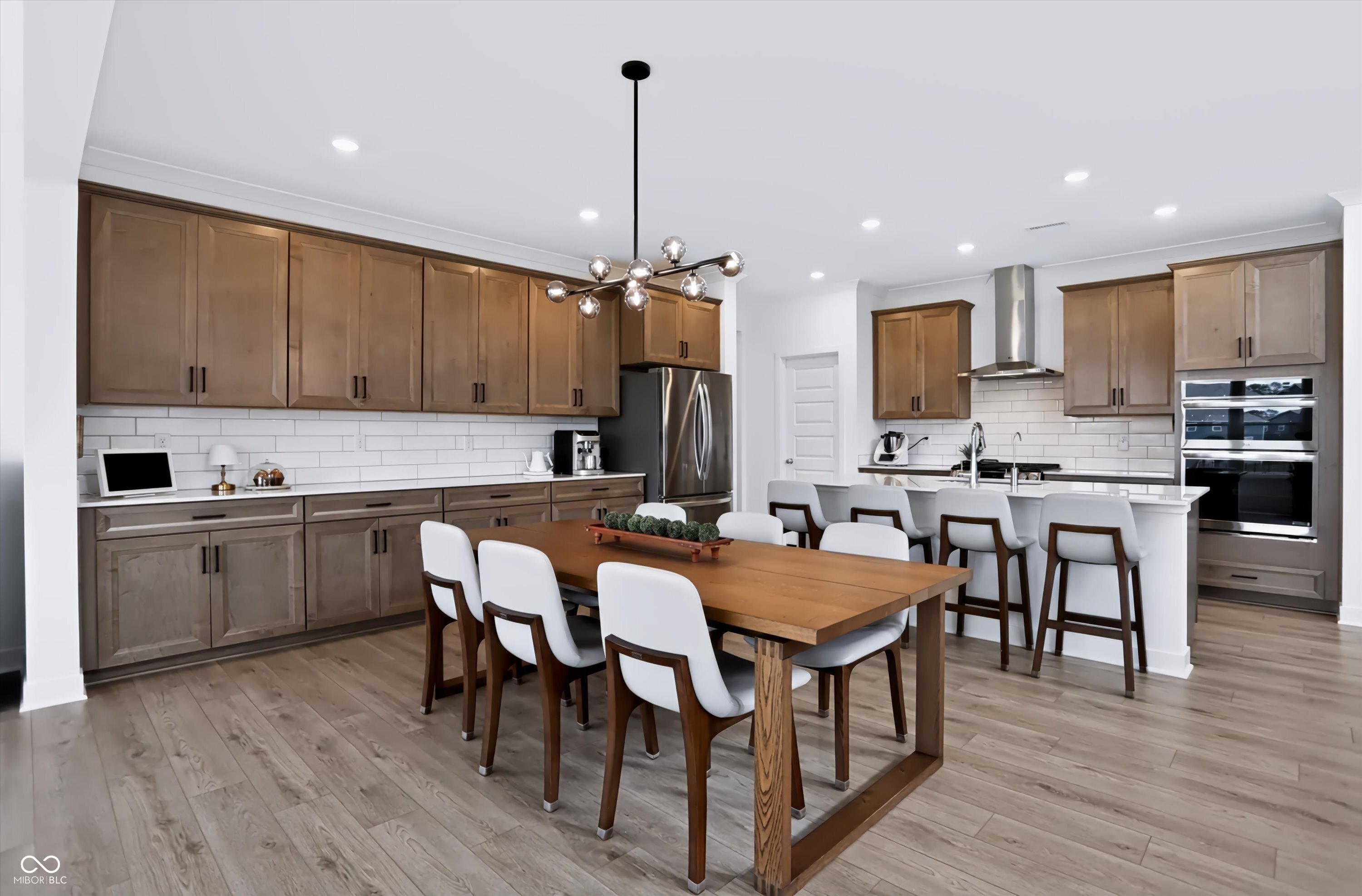 1228 Thornwood Drive