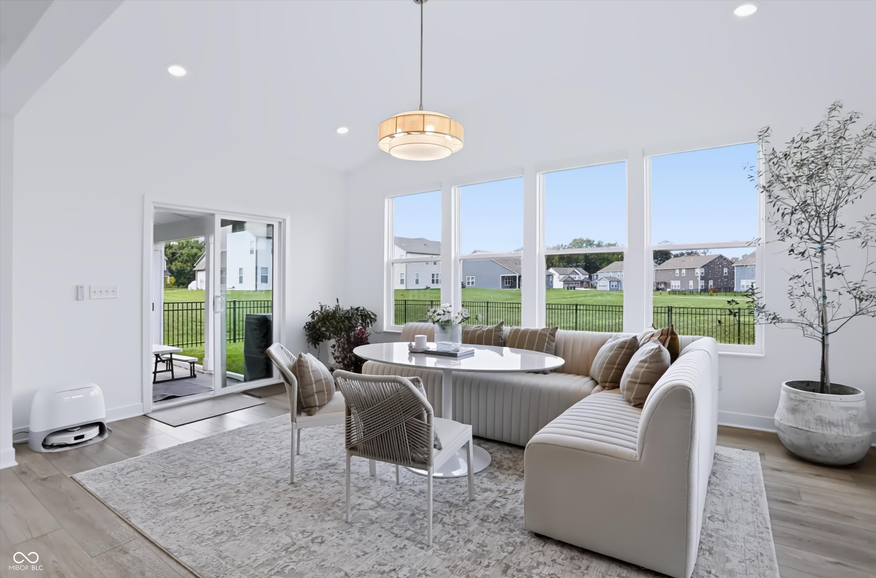 1228 Thornwood Drive