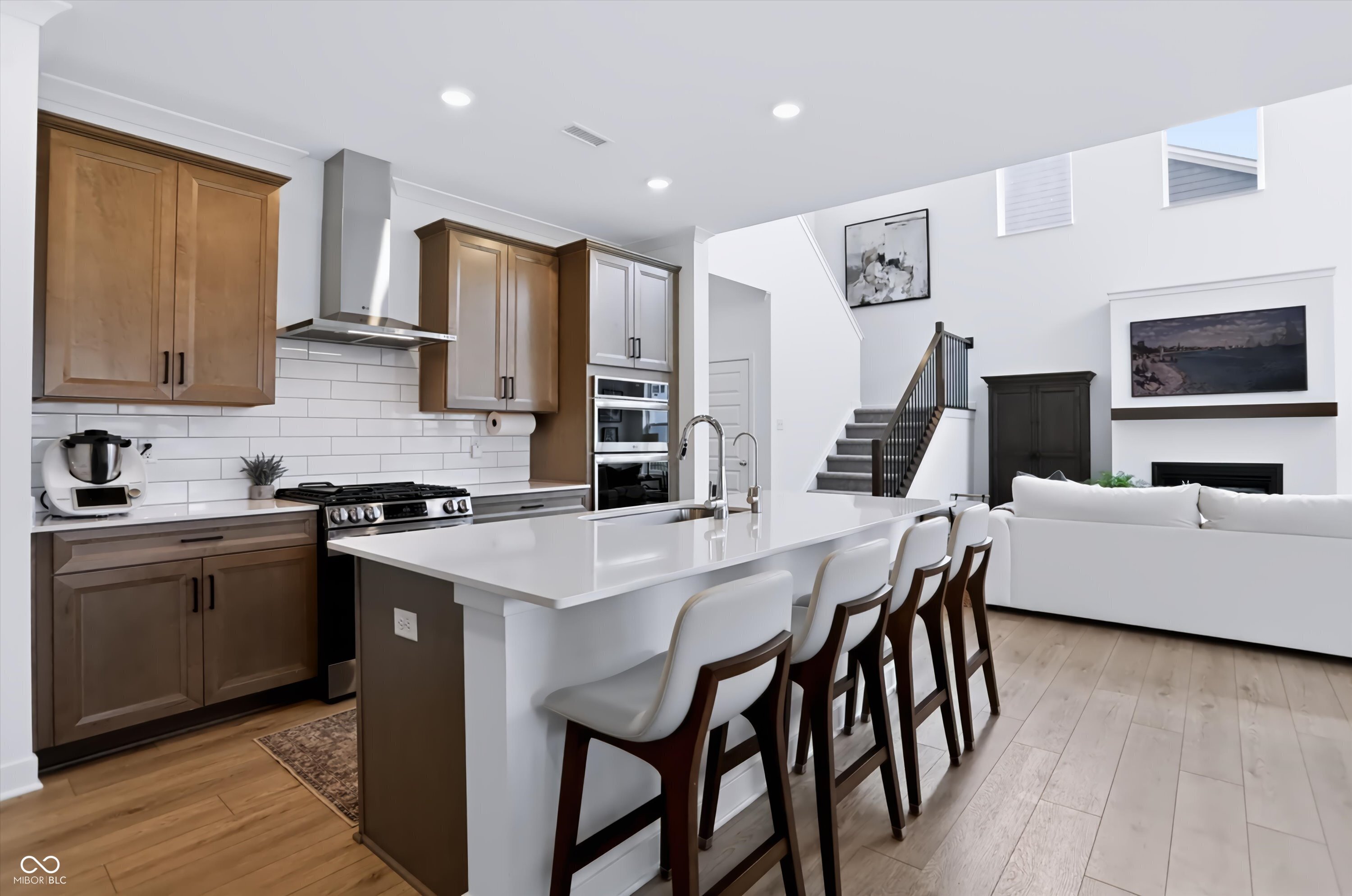 1228 Thornwood Drive