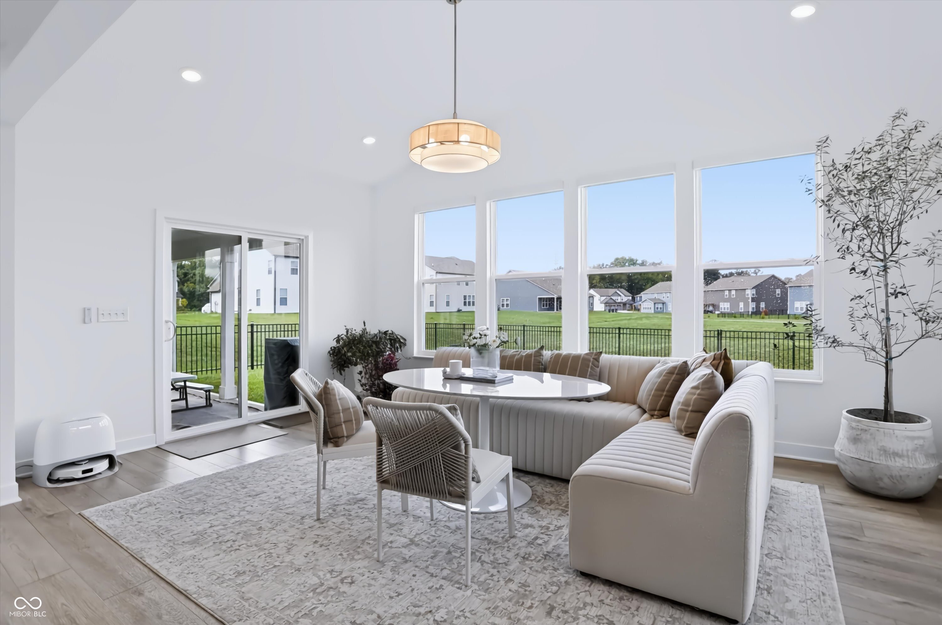 1228 Thornwood Drive