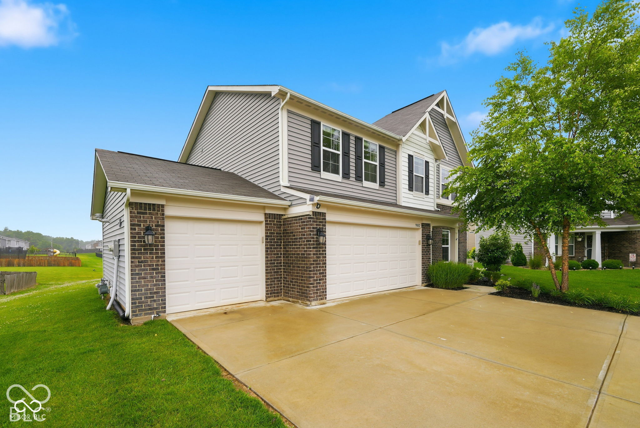 9802 Violet Circle