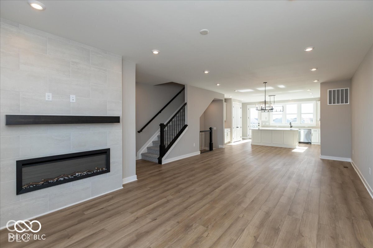 406 Elite Street