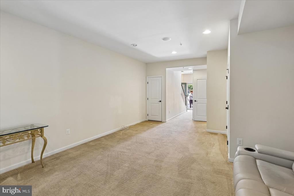 404 WILLOW BEND DRIVE
