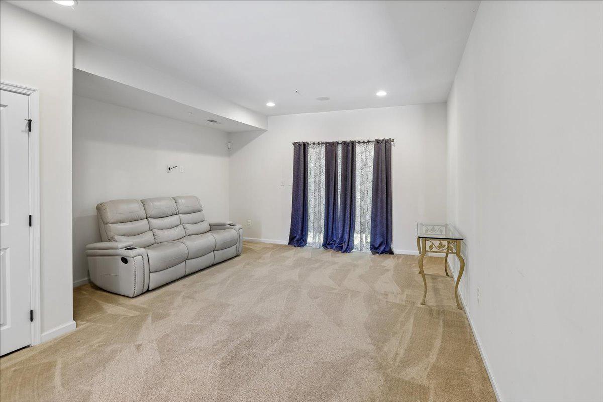404 WILLOW BEND DRIVE