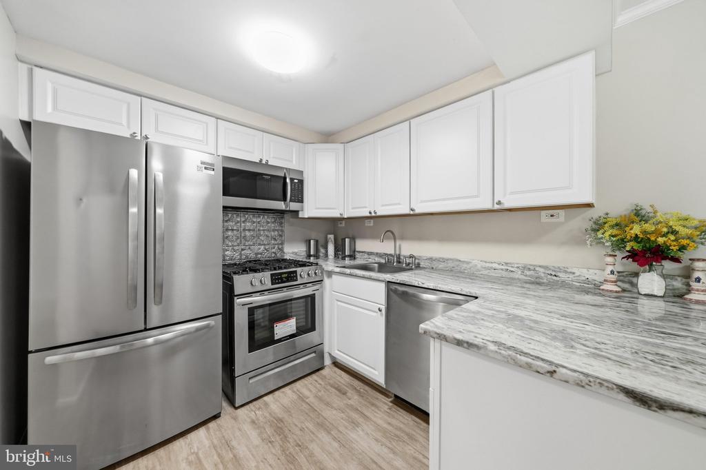 2572 RIVA ROAD Unit: 17B