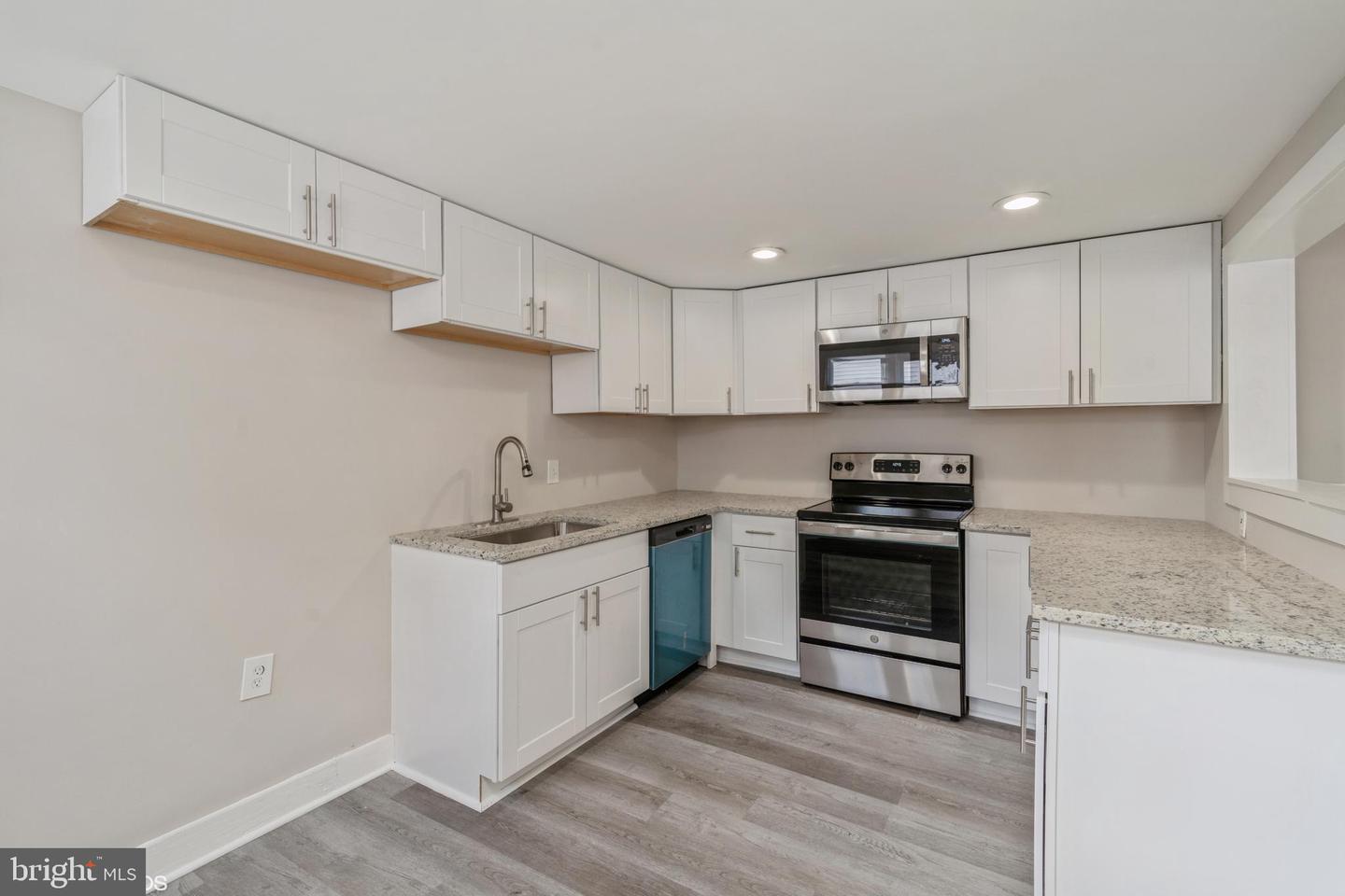 511 W Sunset Ave