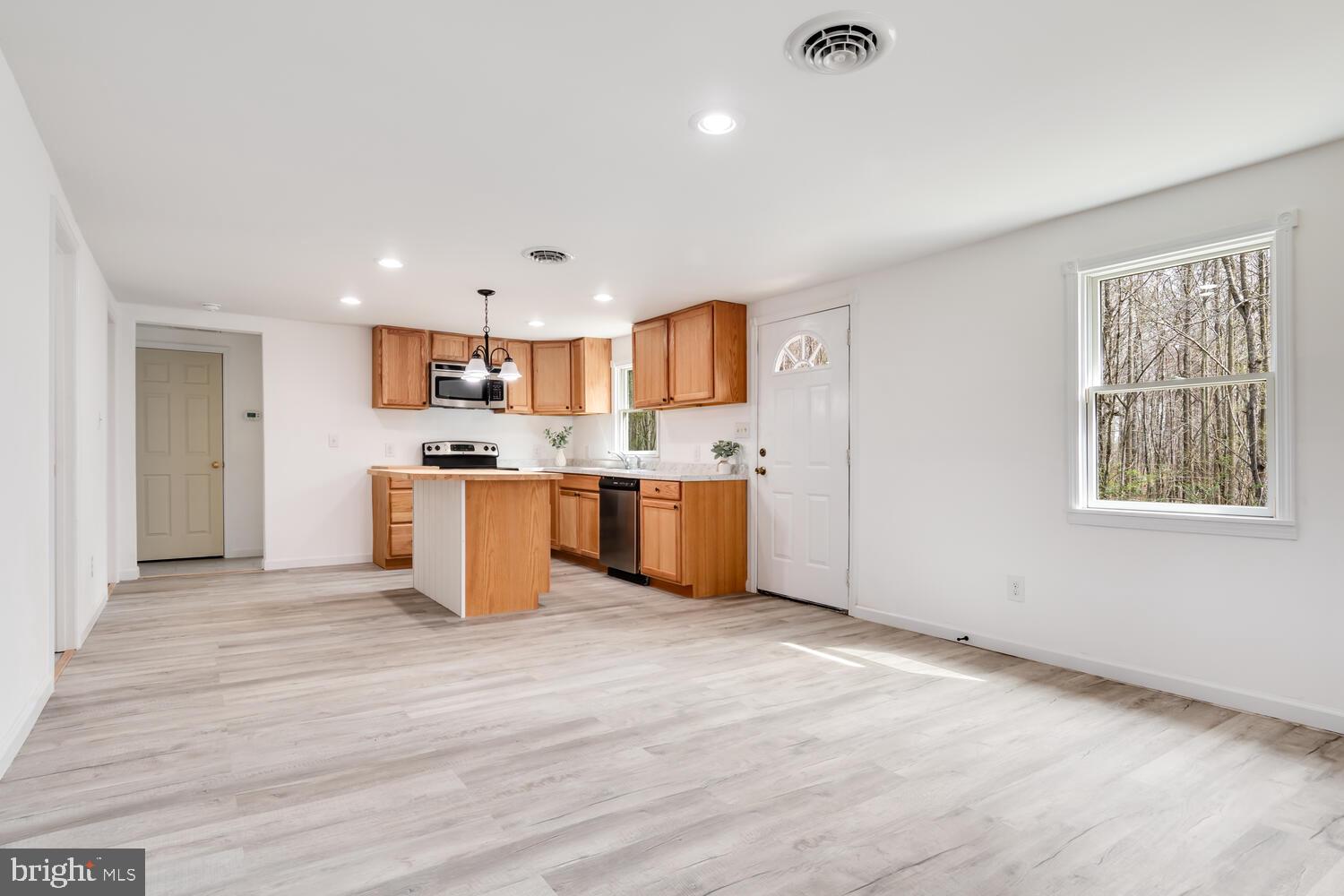 22506 Hillsboro Rd