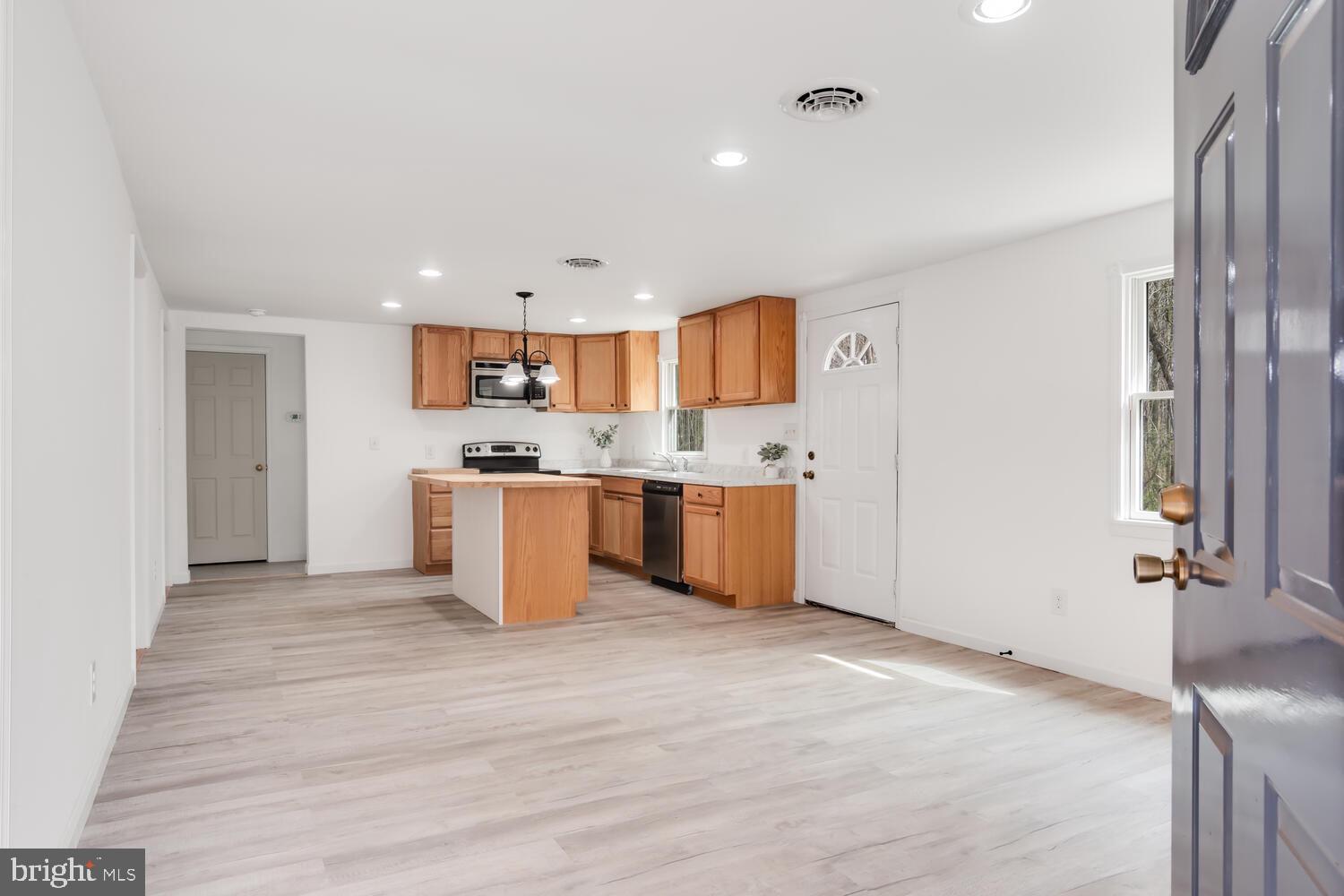 22506 Hillsboro Rd
