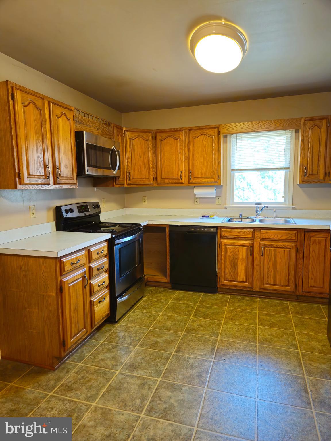 6933 Reliance Rd