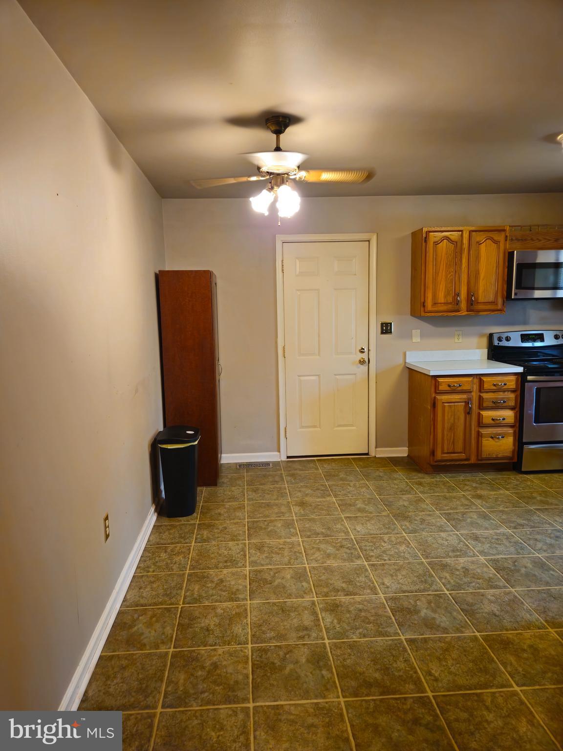 6933 Reliance Rd