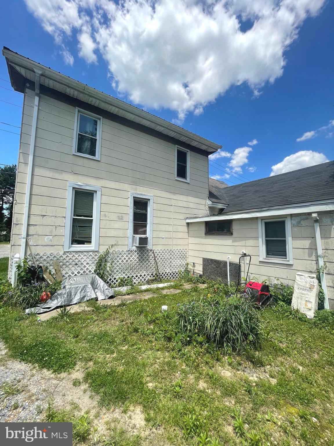 406 N Main St