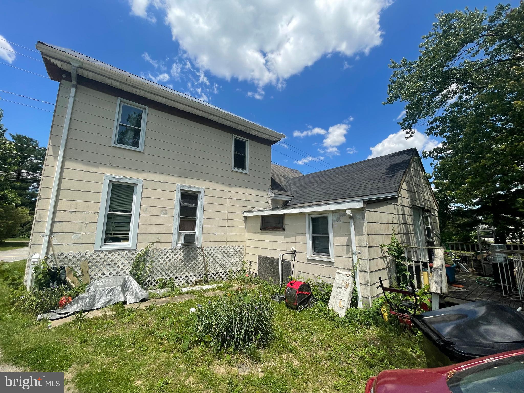 406 N Main St