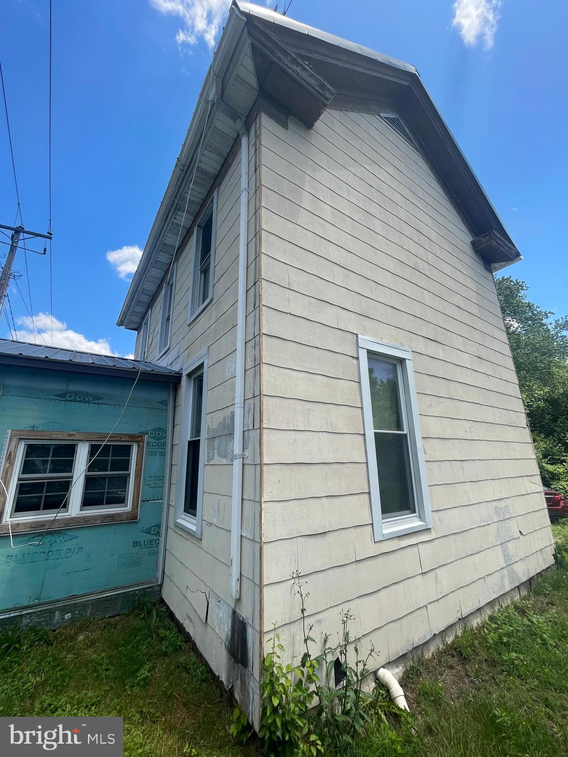 406 N Main St