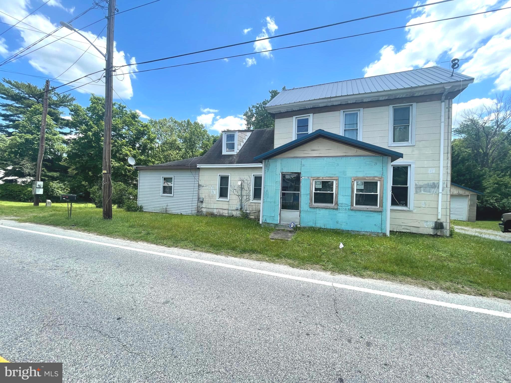 406 N Main St