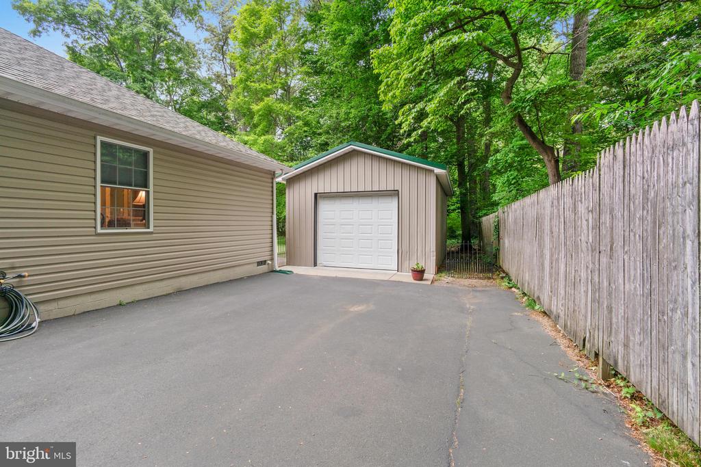 26062 Holly Ln