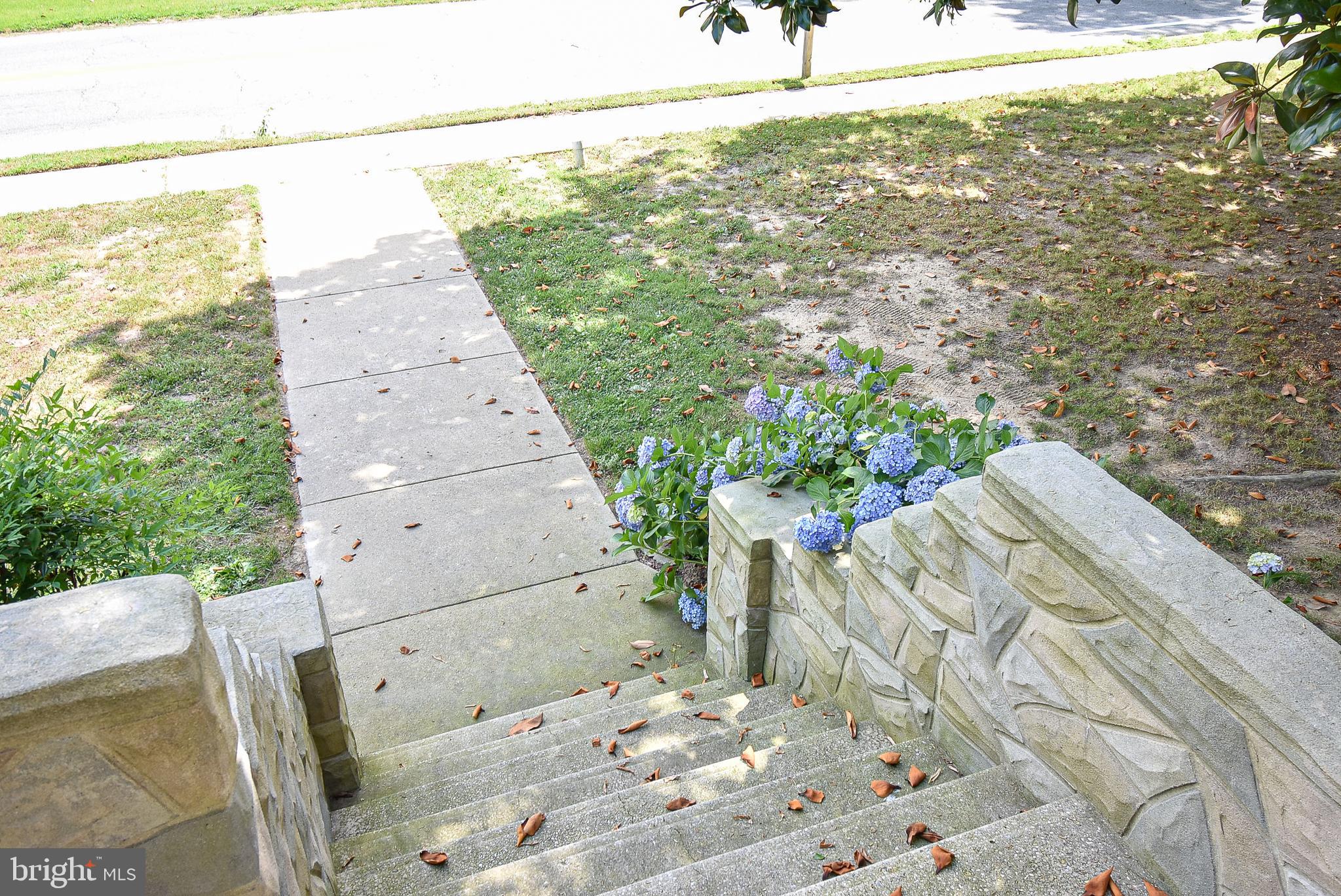 122 Main St