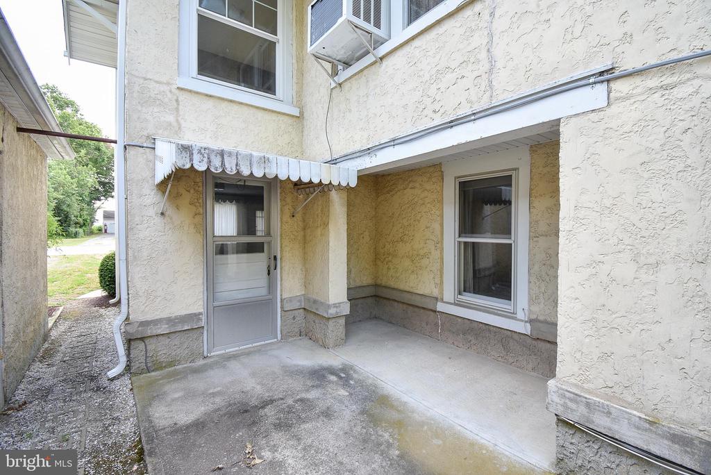 122 Main St