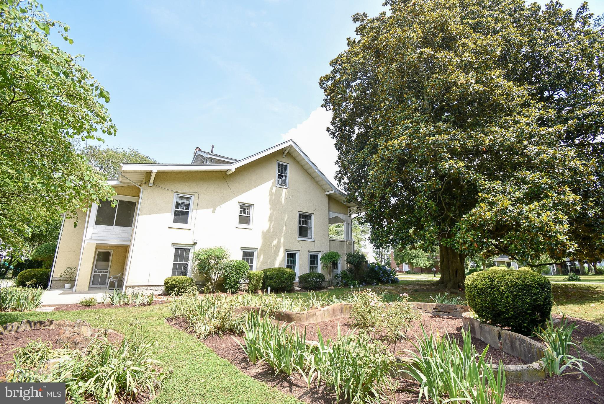 122 Main St