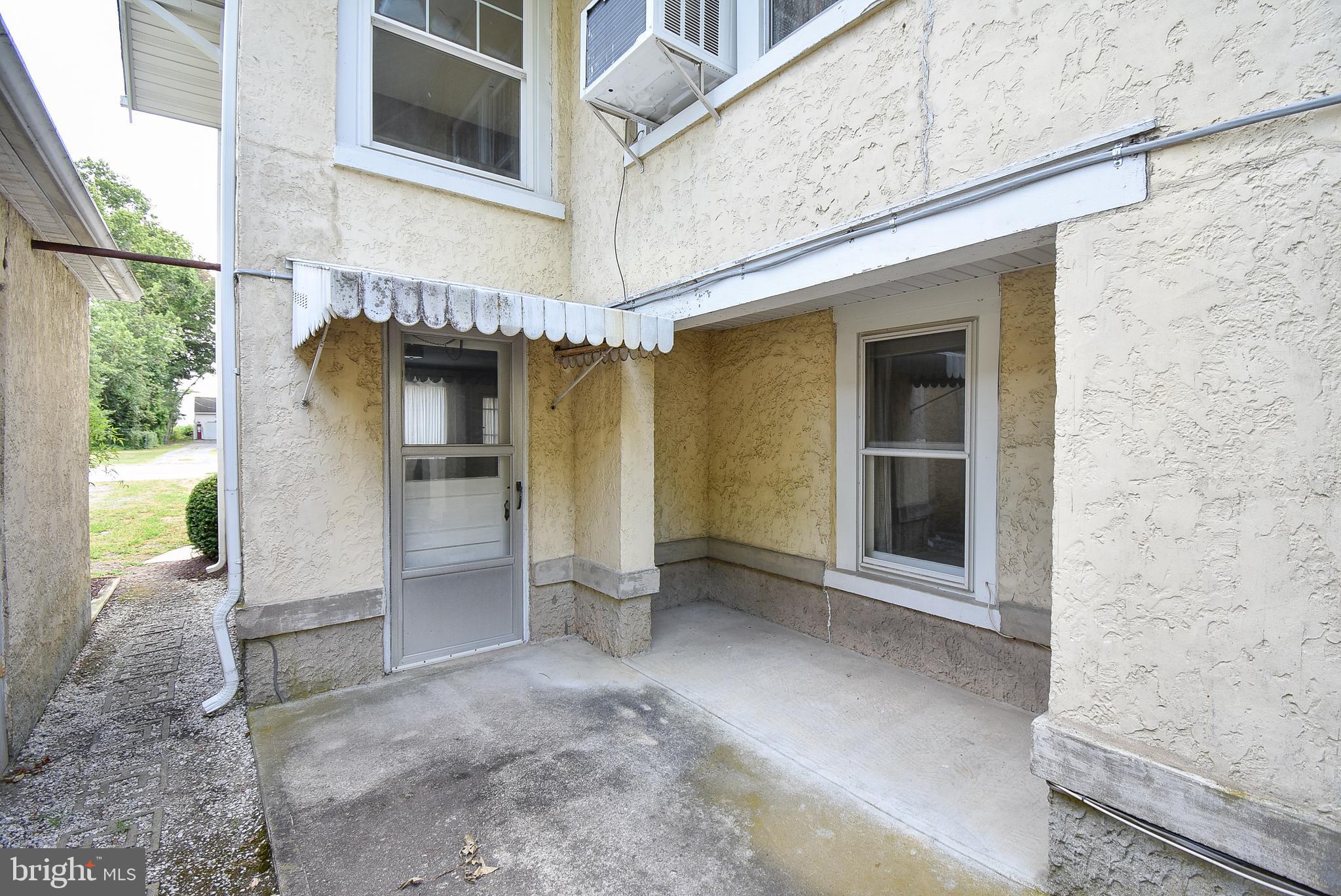 122 Main St
