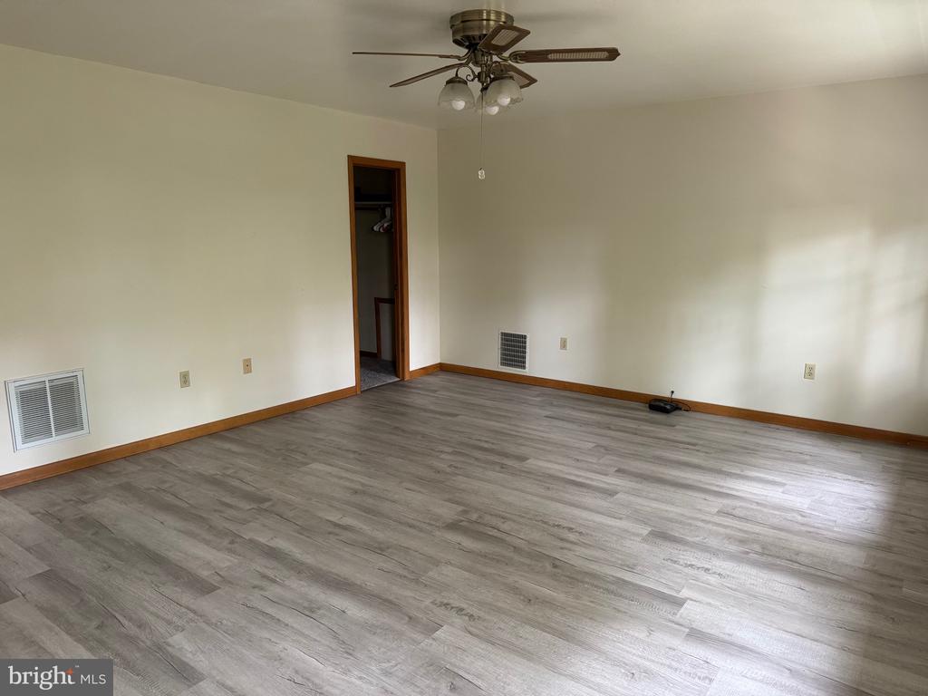 11108 Log Cabin Rd