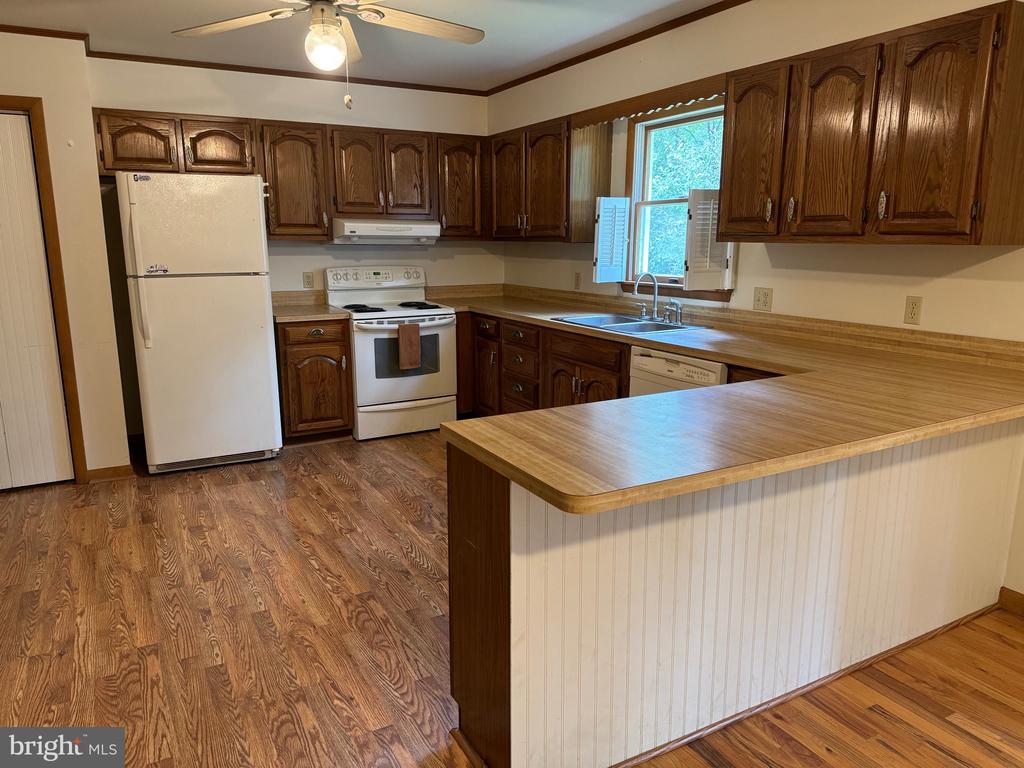 11108 Log Cabin Rd